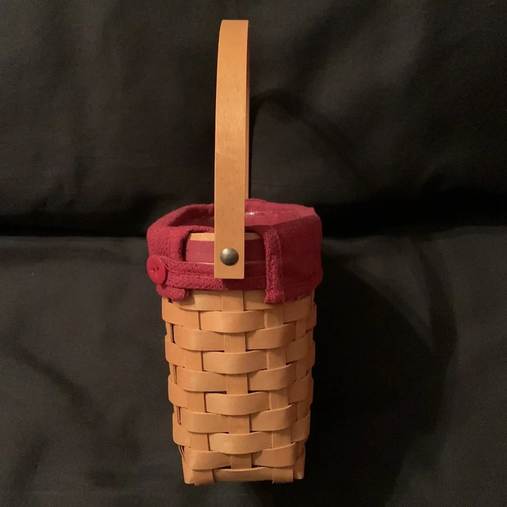 Longaberger 2005 Woven Memories Basket with Liner, Protector, and Produc…